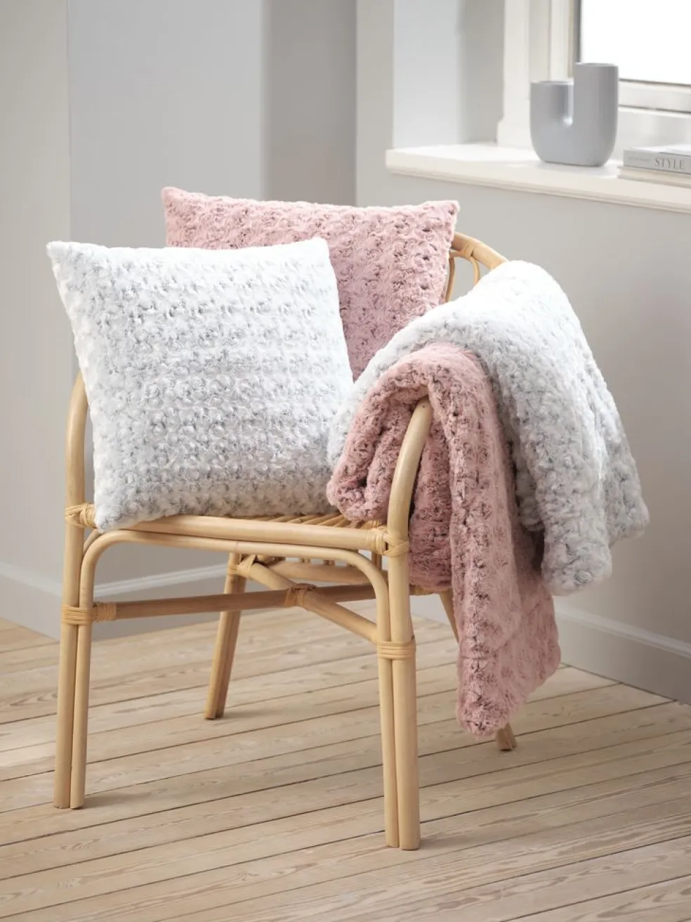Poduszka ozdobna KONGSSPIR 45x45 różowy