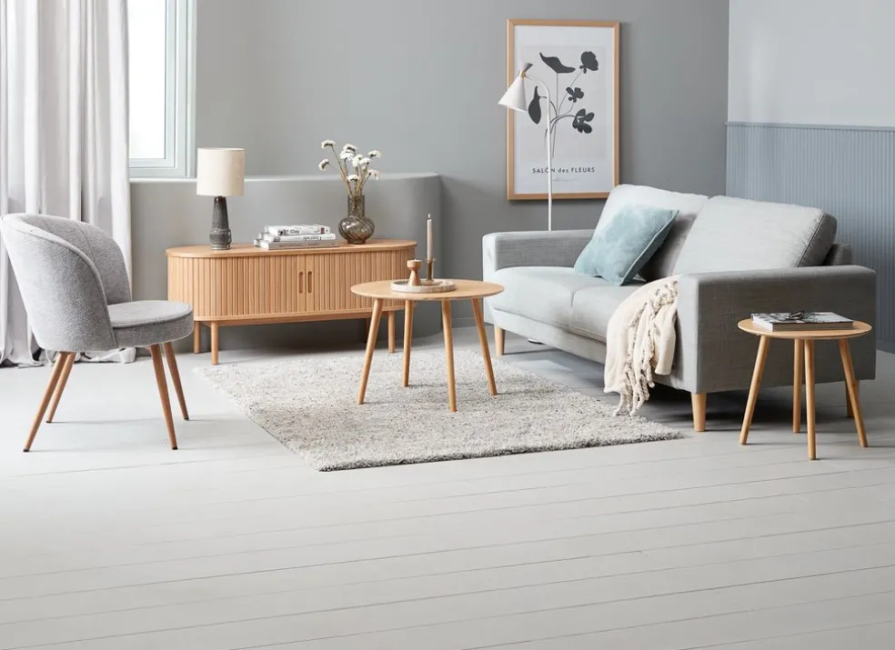 Stolik TV LYNGVIG 120cm 2 drzwi roletowe naturalny dąb