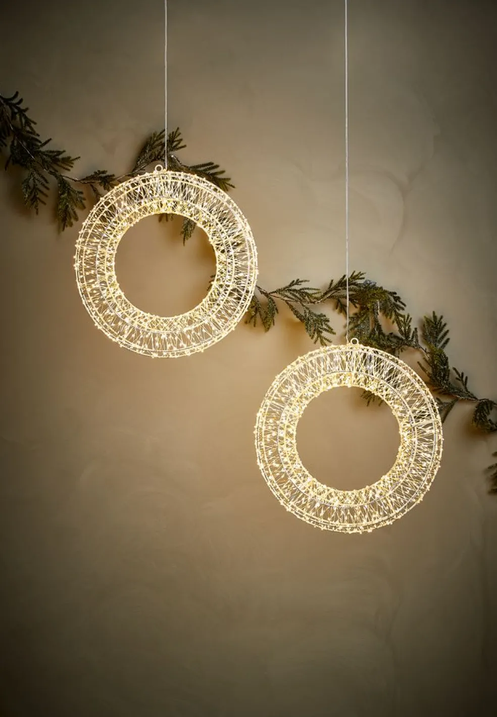 Wieniec SKRIFTSTEN Ś36cm LED z wyłącznikiem czasowym